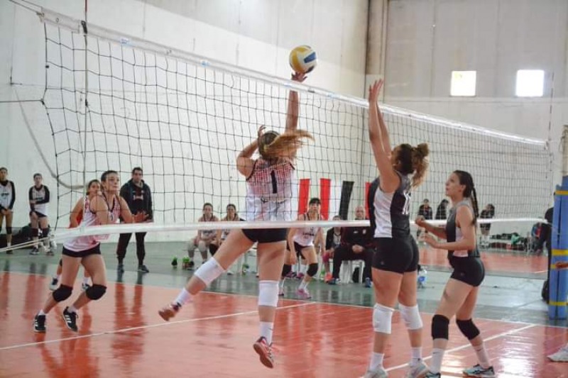 Buen comienzo de Estudiantes en la Copa Argentina de vley